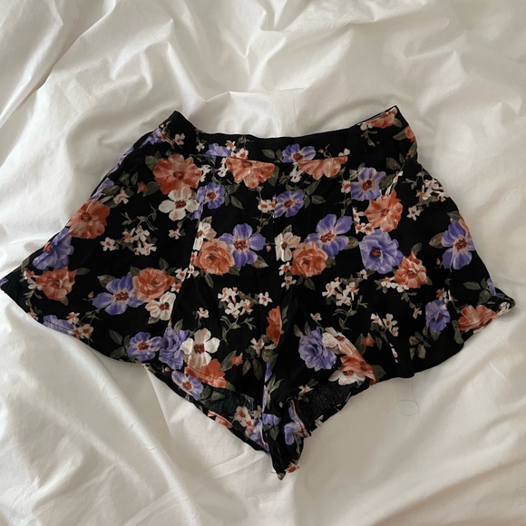Forever21 floral Shorts - Picture 1 of 3